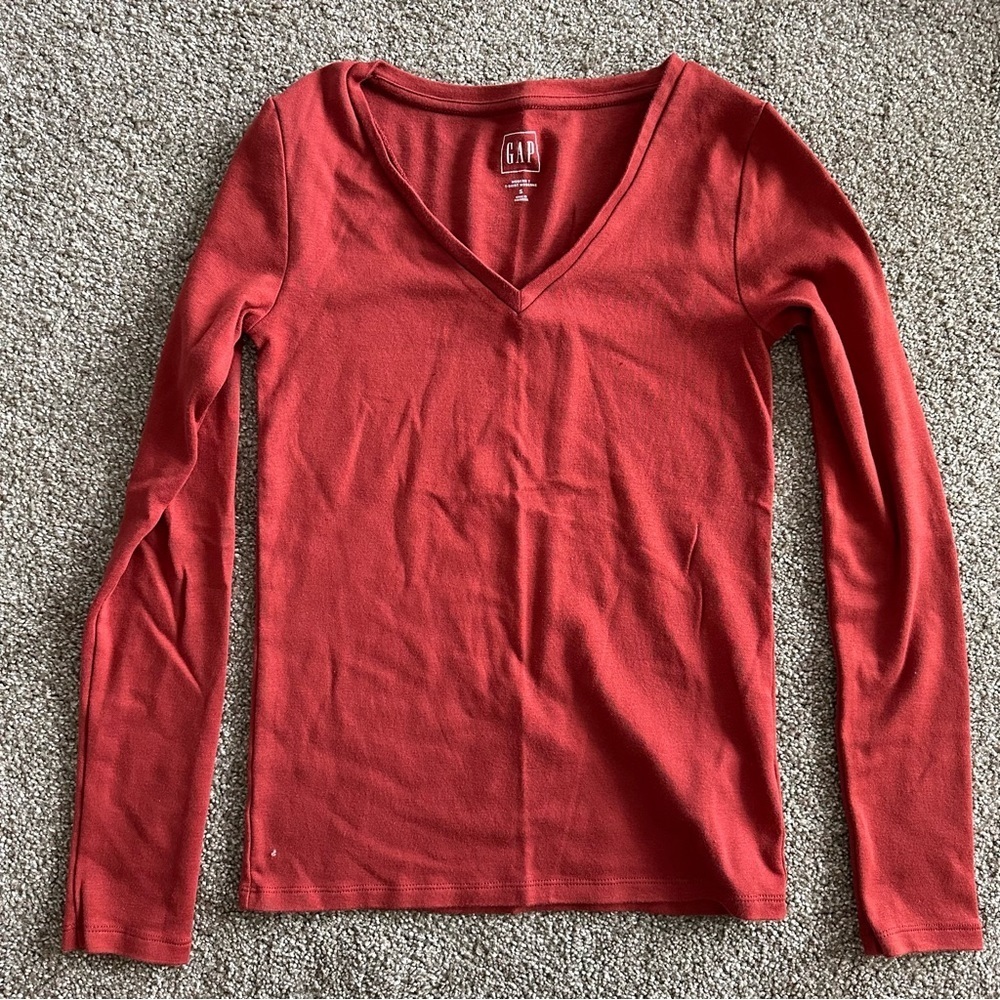 GAP Long Sleeve V-neck Tee
